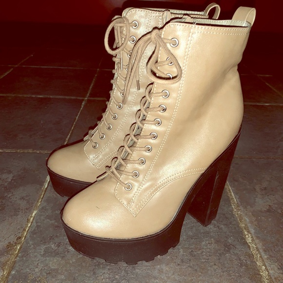 none Shoes - Women’s ankle boot high heels size 10